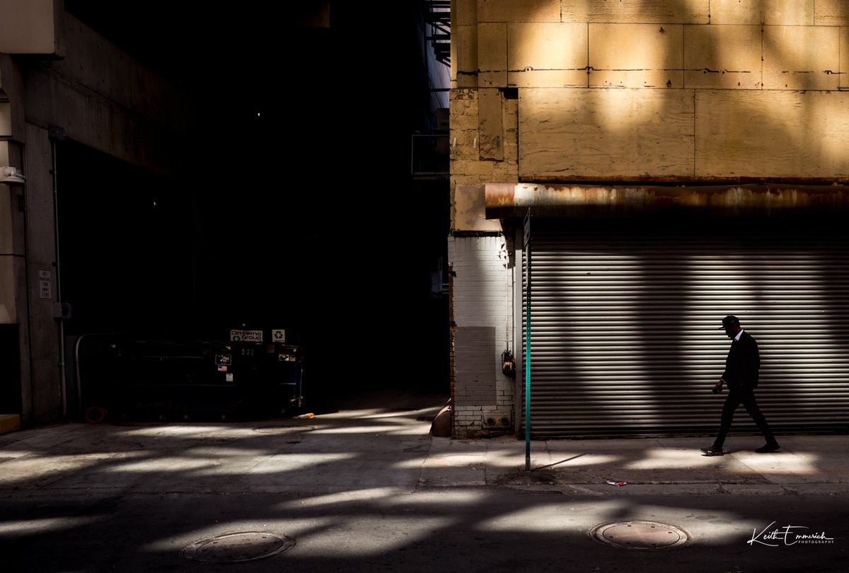 The subjects don’t matter to me. I am so drawn to light and shadows. 
.
#leica #leicam11 #street #streetphotography #streetlife #lightandshadow #detroit #picturesofdetroit #streetphotographer