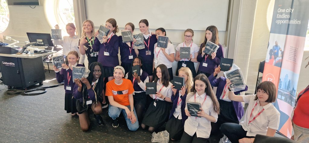 RicardsCareers's tweet photo. Great Discovery Day last Thursday with Year 7 at Goldsmith University @RicardsTweets @Goldsmithuni #ambitionprogramme https://t.co/zMvNwyAbxf