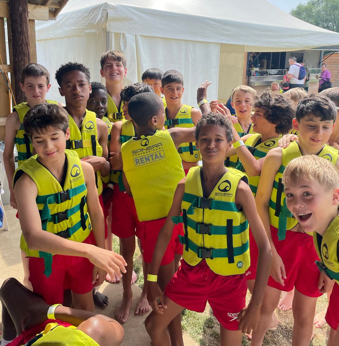 SFSOxford's tweet image. The boarders had an exciting morning on the water at @oxfordwetnwild #ILoveBoarding #BoardingWeekend