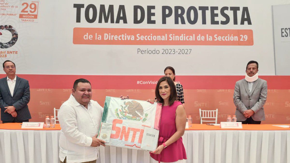 ZendejasSNTE8's tweet photo. #SnteDemocrático 🗳️

Luego de un ejemplar ejercicio democrático 📩 hoy rindió protesta la directiva @29SNTE✔️ dirigida por el profesor José Leónides Gallegos Glori✅ Inicia una nueva etapa en defensa de la educación pública 🏫 y derechos de los trabajadores de la educación 👩‍🏫👨‍🏫 https://t.co/Kx39ofZXCm