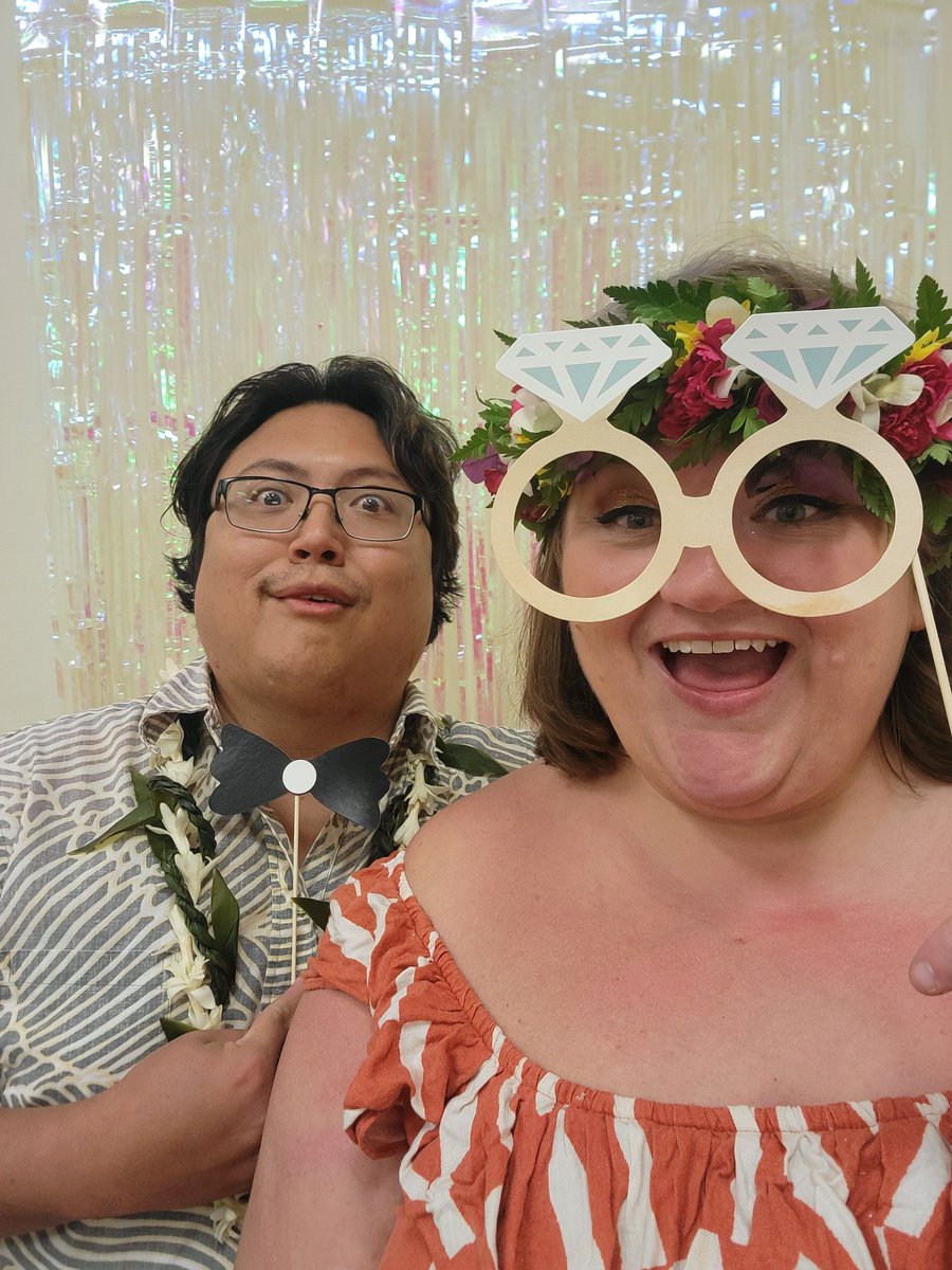StephReports's tweet photo. Spent the weekend on Maui and had a post-wedding party with family there. Super grateful for this life. 💖 https://t.co/bzf3SAxfQA