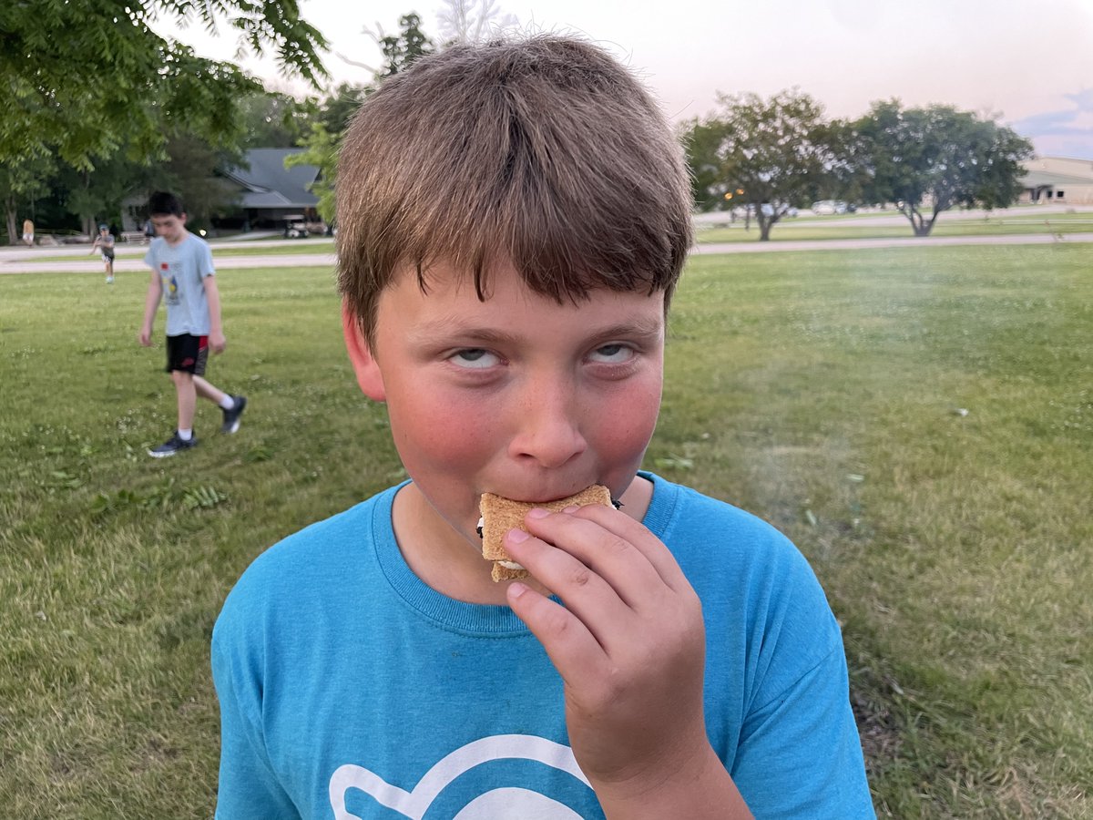 hacamps's tweet photo. There's just something about Sunday s'mores... https://t.co/QgOV6PQURV