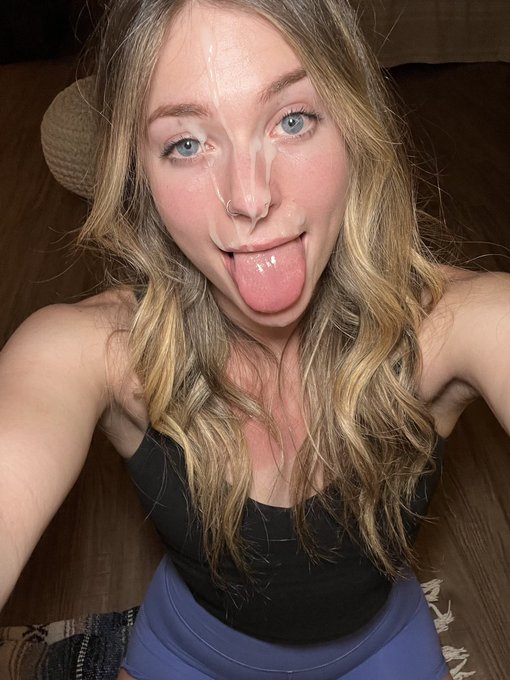 PS happy Father&rsquo;s Day! Just posted a new vid, message me on OF that you came from twitter and I&rsquo;ll send<a href="/tag/throne"class="tags"><span>#throne</span></a><a href="/tag/wishlist"class="tags"><span>#wishlist</span></a>