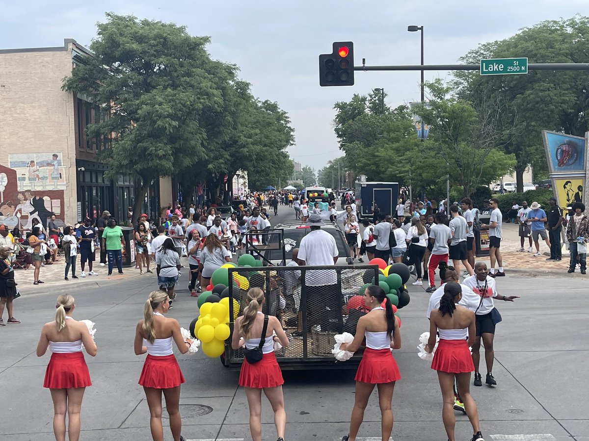 Jamal_Ambrose's tweet image. Had a great time this weekend at the Juneteenth Parade in North Omaha!
@OmahaBullMarket #OmahaMBB”