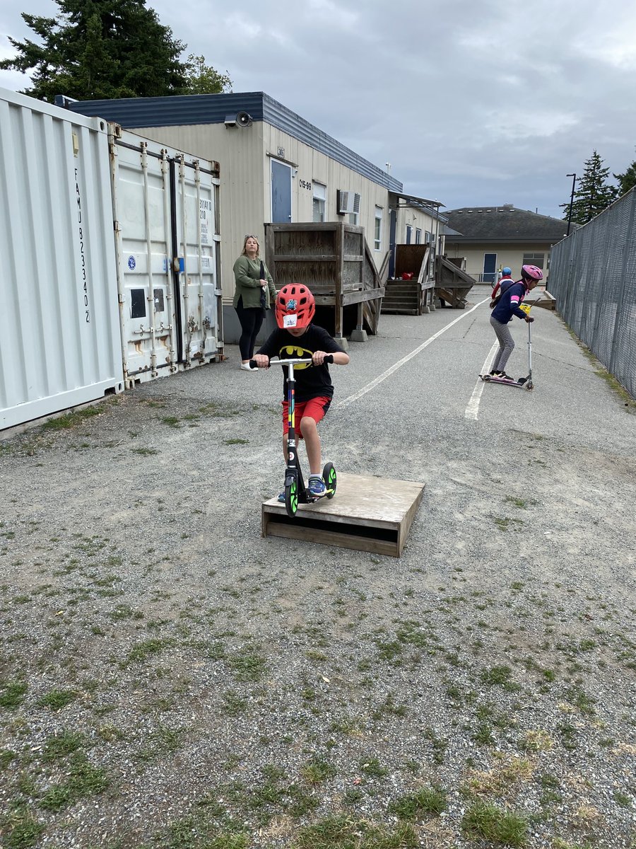 ross_elementary's tweet photo. “Bring your wheels to school day” was so much fun.  Thanks to the community for bringing extra scooters and bikes. Kids learned about hand signals and ABC’s of biking.  They also learned to overcome fears with support from staff and parent volunteers. ⁦⁦@AbbotsfordSD34⁩ https://t.co/kLYcOR2jWz