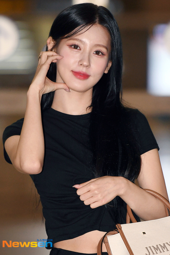 PHOTO】(G)I-DLE ミヨン、海外スケジュールのためフランスへ出国（動画