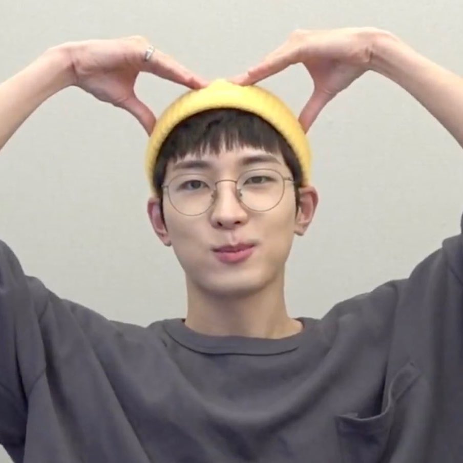 imnabongi's tweet photo. @wonwoort_ cocok banget kakak wonwoo! meow meow 🐾 https://t.co/vGMrW1DaHU