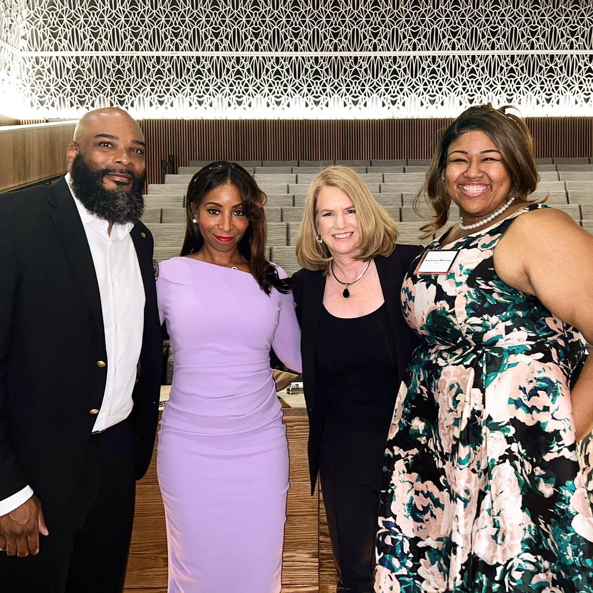 Alexandria J. Maloney tweet media