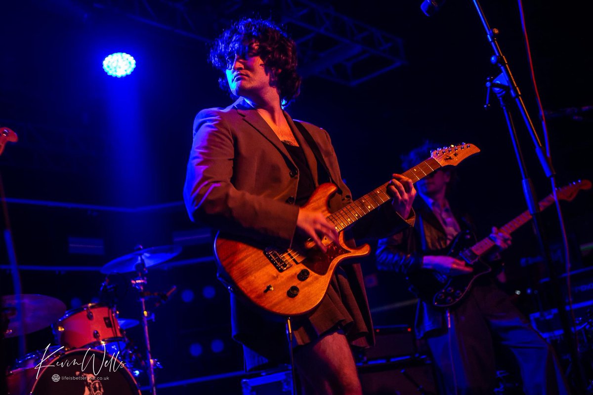 BigwhopperKevin's tweet photo. Courting @O2AcademySheff support for @CircaWaves @courtingband #o2academysheffield #livemusic #livemusicphotography #SHEFFIELD https://t.co/nsvDals3iK