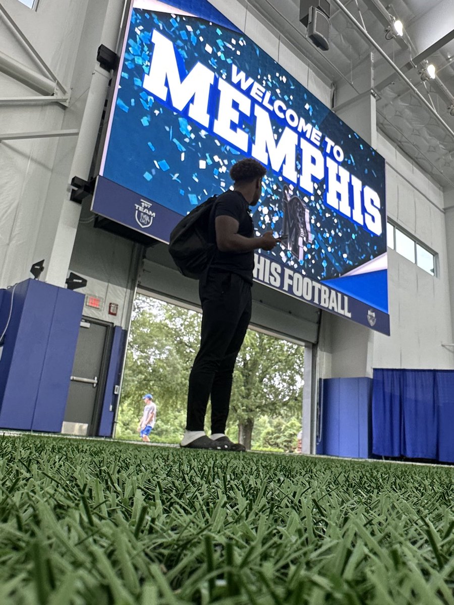Amazing day at Memphis University! Got the opportunity to Learn more from some of the best coaches in the game. Thanks Memphis! #MemphisFootballCamp #TrainingDay #FootballSkills #FutureProspects #BallIsLife #MemphisTigers #FootballDreams #SkillsForDays #ChasingGreatness