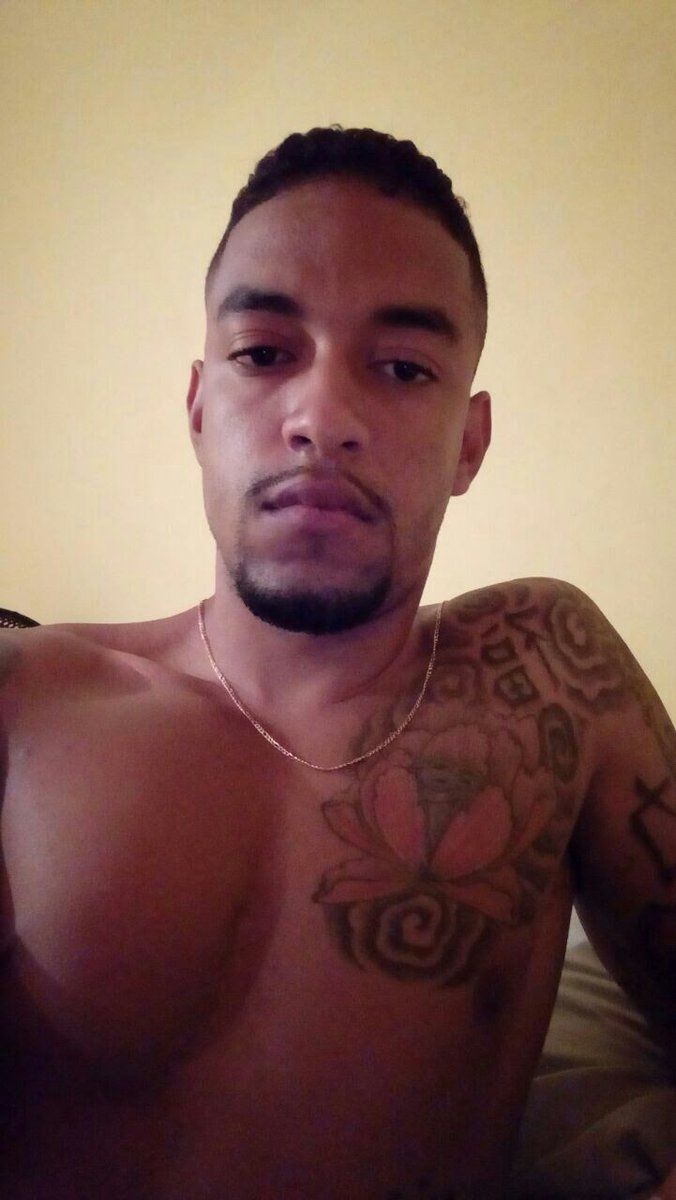 alesantossouz's tweet photo. Não existe despedida mais triste e dolorosa do que aquela que fazemos, de repente, quando parte alguém que era essencial para a nossa felicidade. É como se arrancassem o tapete debaixo dos nossos pés e continuássemos caindo durante muito tempo.. 😭😭
#lcvive https://t.co/coxvFPVoJe