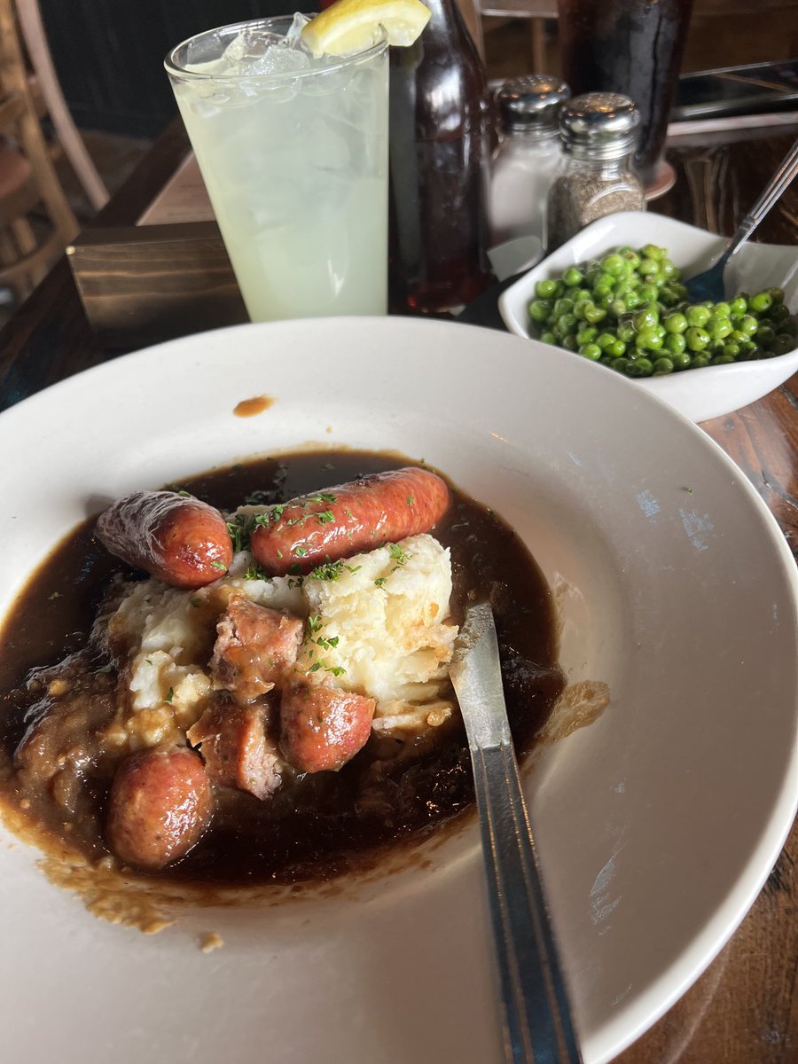 Bangers and mash with peas at ⁦<a href="/Eaganarmsph/">Eagan Arms Public House</a>⁩ Public house ! 🤤