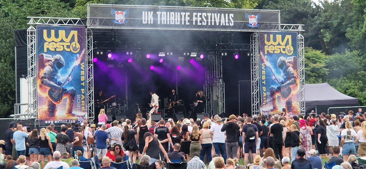 supernovalee's tweet photo. @WV1fest We had a blast watching @ElvisPresley in action! https://t.co/obNGl9eX3K