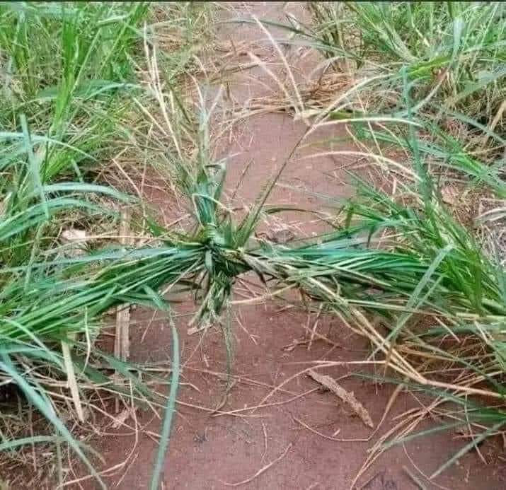 Am tired of pretending 😳 wat is the meaning of this❓ 👇