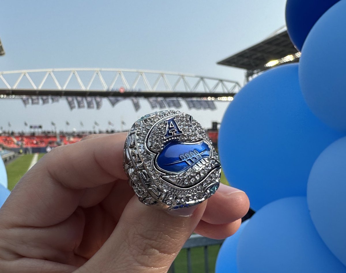 Dapper_Tux's tweet image. We came we saw, we conquered! @TorontoArgos Championship rings acquired!

#PullTogether #Toronto 🌊 🏈