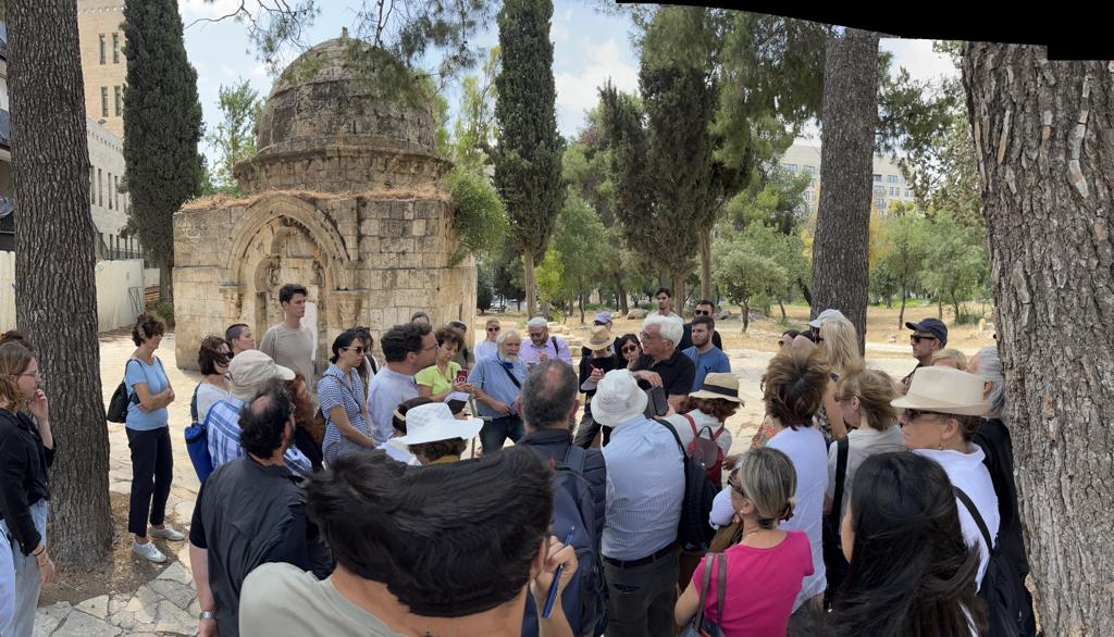 ArchivalCity's tweet photo. Last event of the @OpenJerusalem days: a walk through the ruins of the Mamilla cemetery followed by a debate on heritage, between memory and omission. Many thanks to the Institut français Romain Gary for its warm welcome!
@FrancaisGa23097 https://t.co/7LlE04jhtC