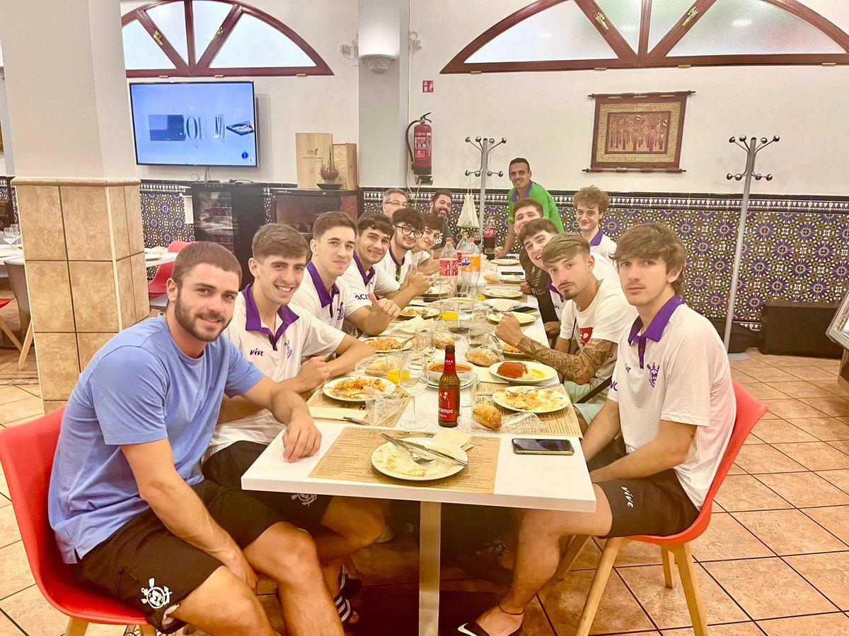 FMalacitano's tweet photo. 😍 ғɪɴᴀʟ ᴘʟᴀʏ ᴏғғ sᴇɴɪᴏʀ 😍

🎙️ Fin a una temporada🔝 ʜᴏɴᴏʀᴇs para nuestros chicos 🫶

🎉 ⒻⒺⓁⒾⒸⒾⒹⒶⒹⒺⓈ a nuestro rival @AvanzaFutsal por su ascenso, ha sido el mejor equipo 👏👏 nos veremos en el futuro… 👓 

@FutSalRFEF #nuestroclubnuestrafamilia #otrorollo https://t.co/4wwoJbIMvd