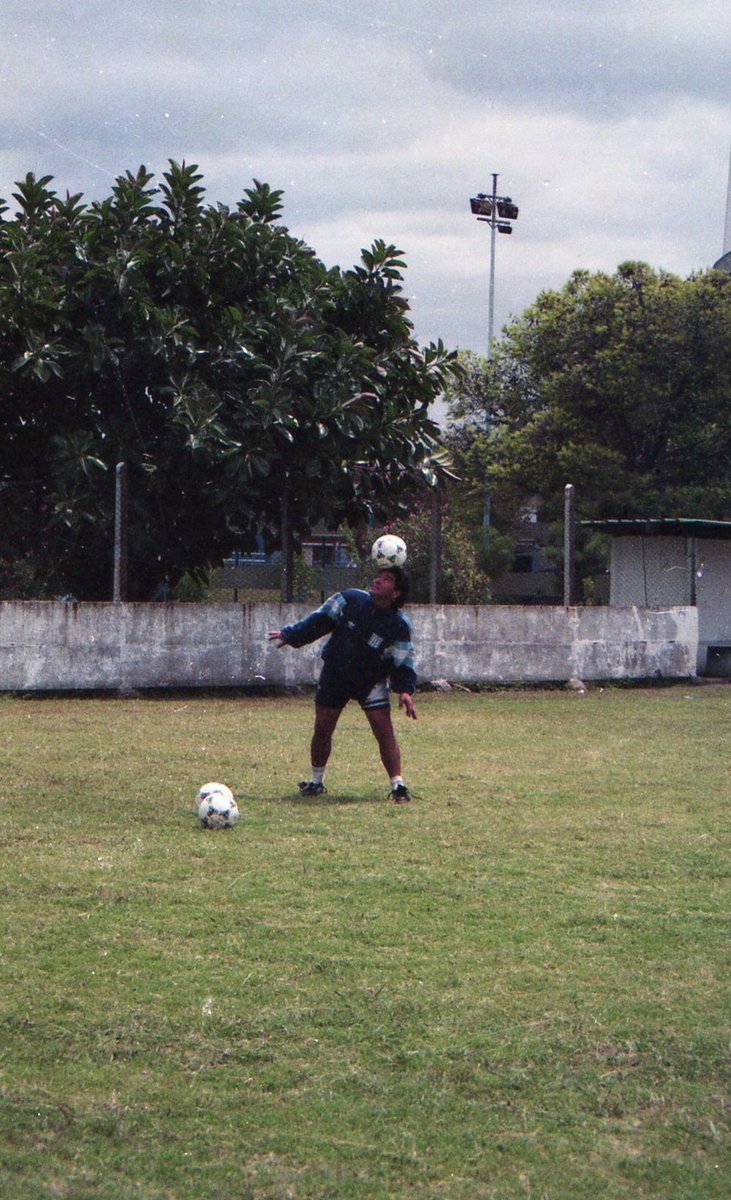 no se que onda pero comparten mística ambas fotos