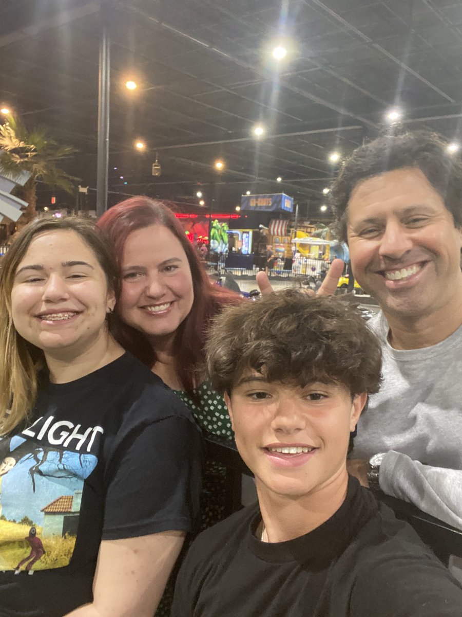 Angie_Tavarez's tweet photo. Happy Father’s Day @etavarez20 ! We hope you had fun today!!!! https://t.co/AseZhXY7wu