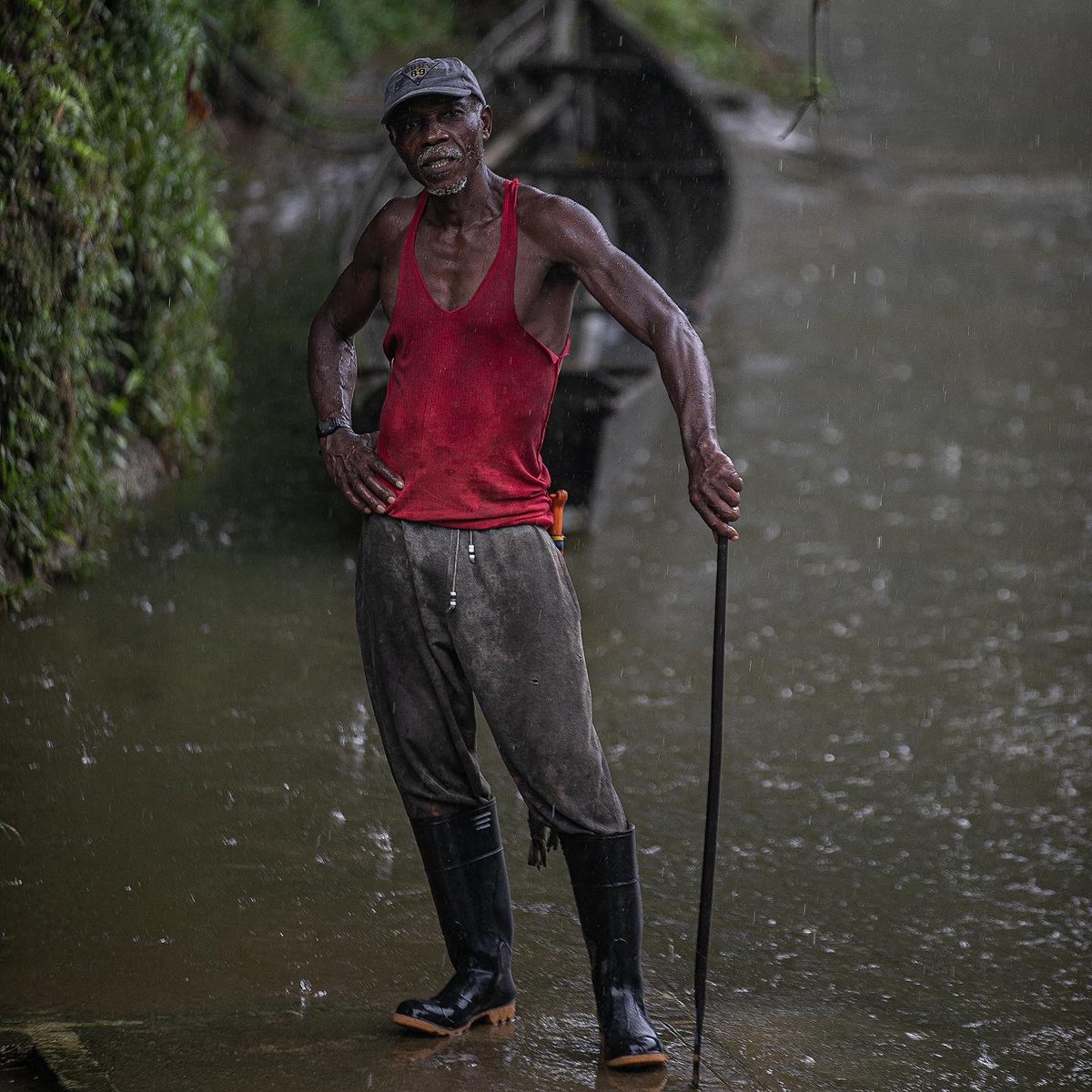eLmuRCy_'s tweet photo. Toda una vida trabajando con fuerza 💪🏾 la tierra y el río en los territorios chocoanos. https://t.co/3ZFbVBQi1a