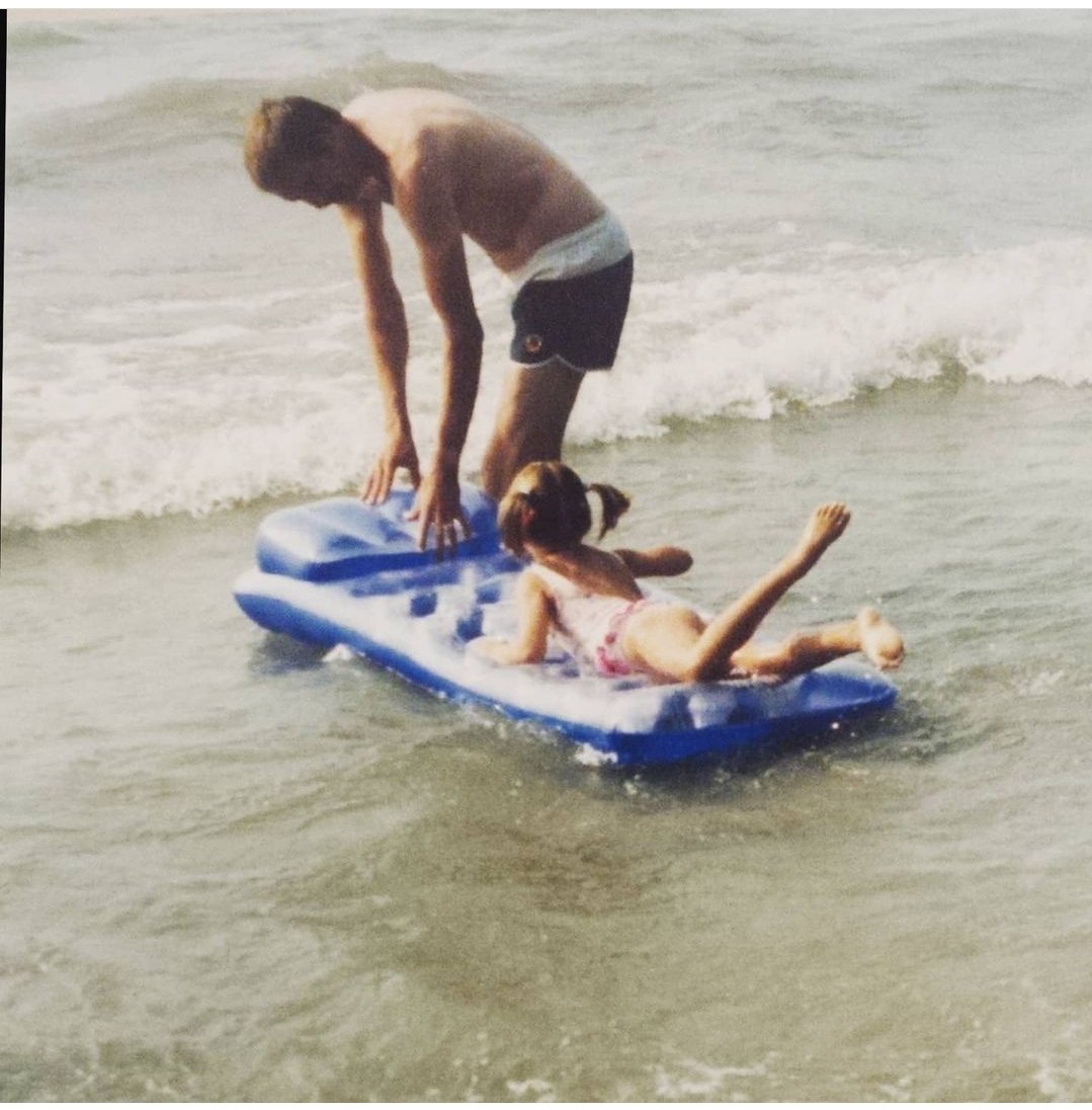 Kflew's tweet photo. @CanadaPaintings A universal experience. Me and my Dad 🤍 https://t.co/yLfa6CaZoL