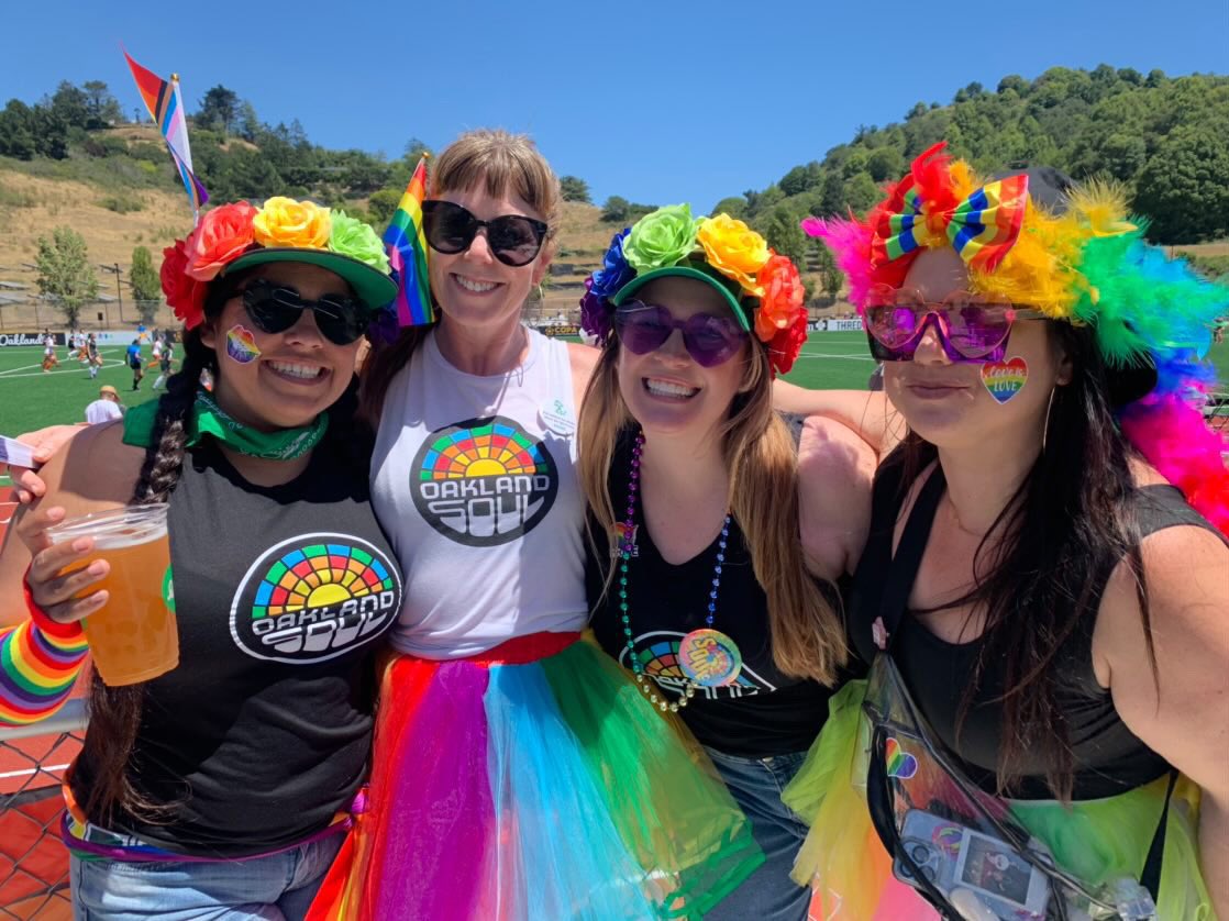 JenTruly07's tweet photo. Pride day with our @oaklandsoulsc https://t.co/QXaF2VN7MA
