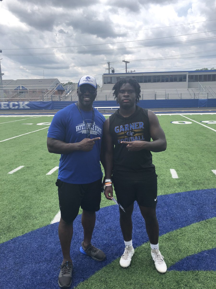 Had a great time at Fayetteville state camp on thursday. Loved the atmosphere and the campus, looking forward to being back in the fall!💙🤍
@coachrandall55 @CoachDGifford @RichardFKoonce
