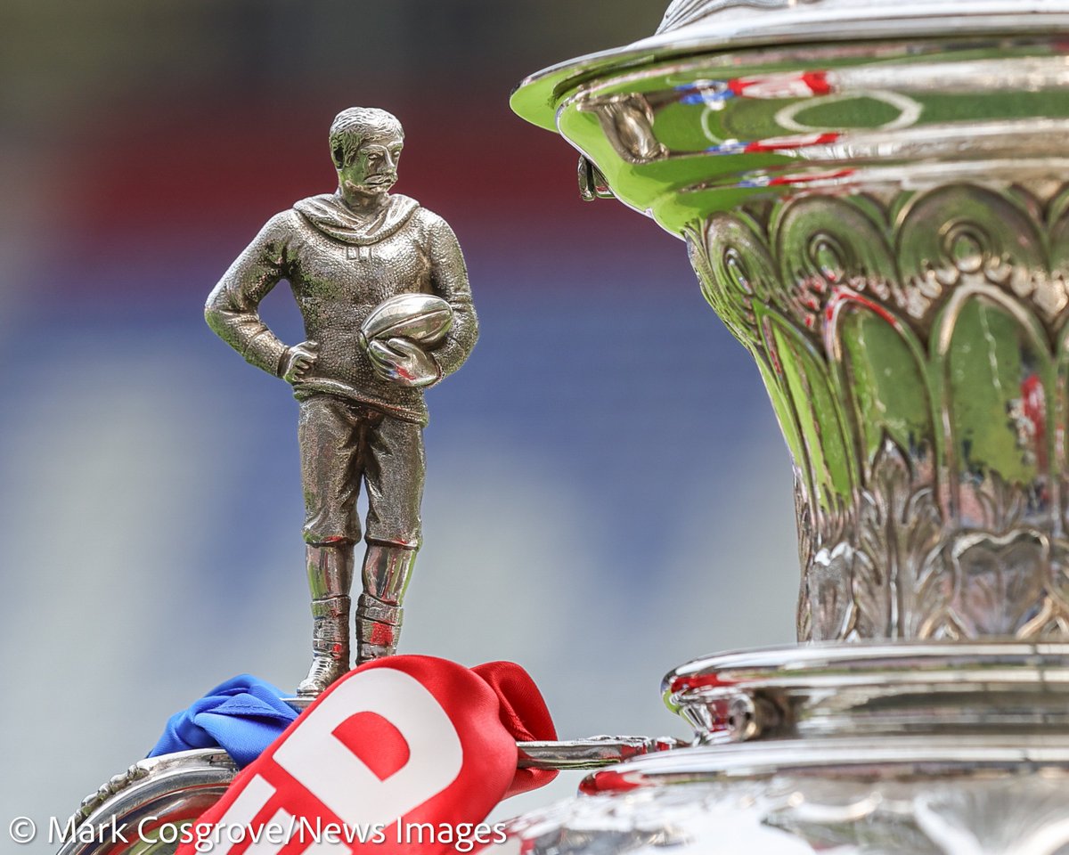Mark_Cozy's tweet photo. The @TheChallengeCup has to be up there with the best trophy’s in sport.
The craftsmanship in this beautiful piece of work is of the highest standard.
Over 800 hours to make!
#ChallengeCup #NewsImages #MarkCozy #rugbyleague https://t.co/D0jluzKeV0