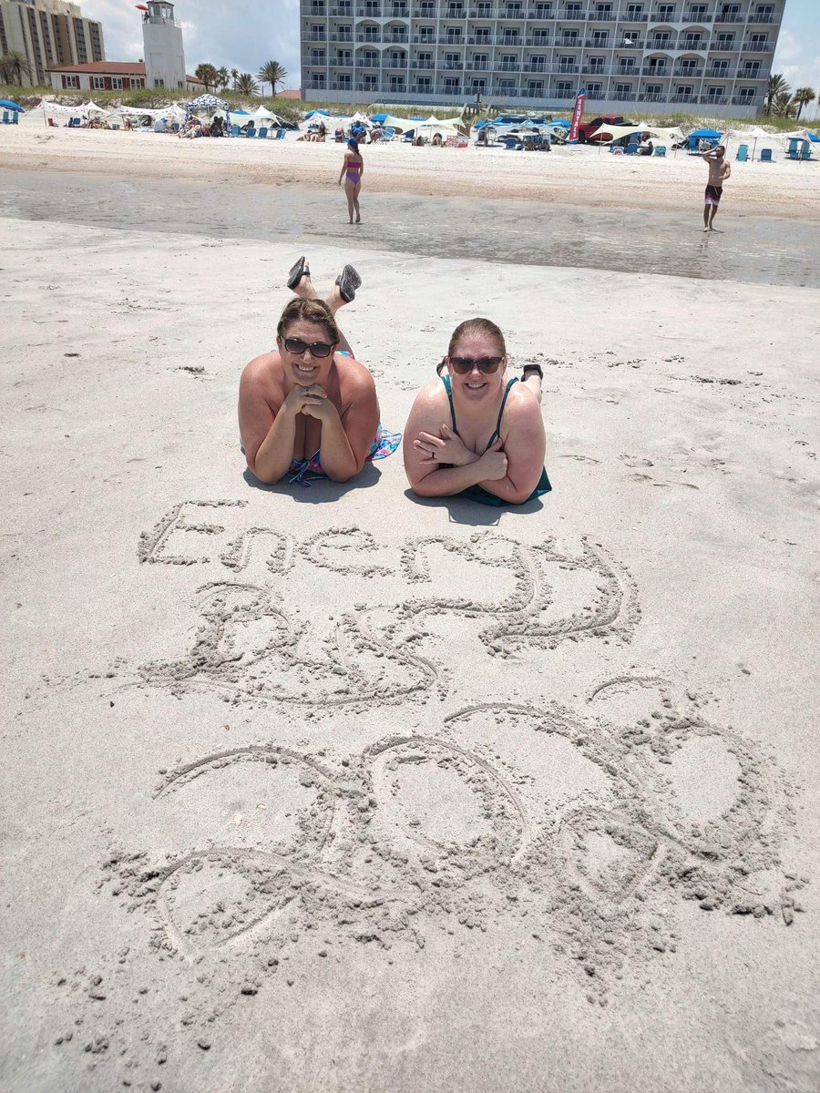 When you have a conference in Florida and get a beach day you commemorate the trip with an amazing photo!! Can’t wait for tomorrow! #energybus @ScheerCounselor  @JonGordon11 @JimVanAllan #inthearena #spartans216 @EnergyBusSchool