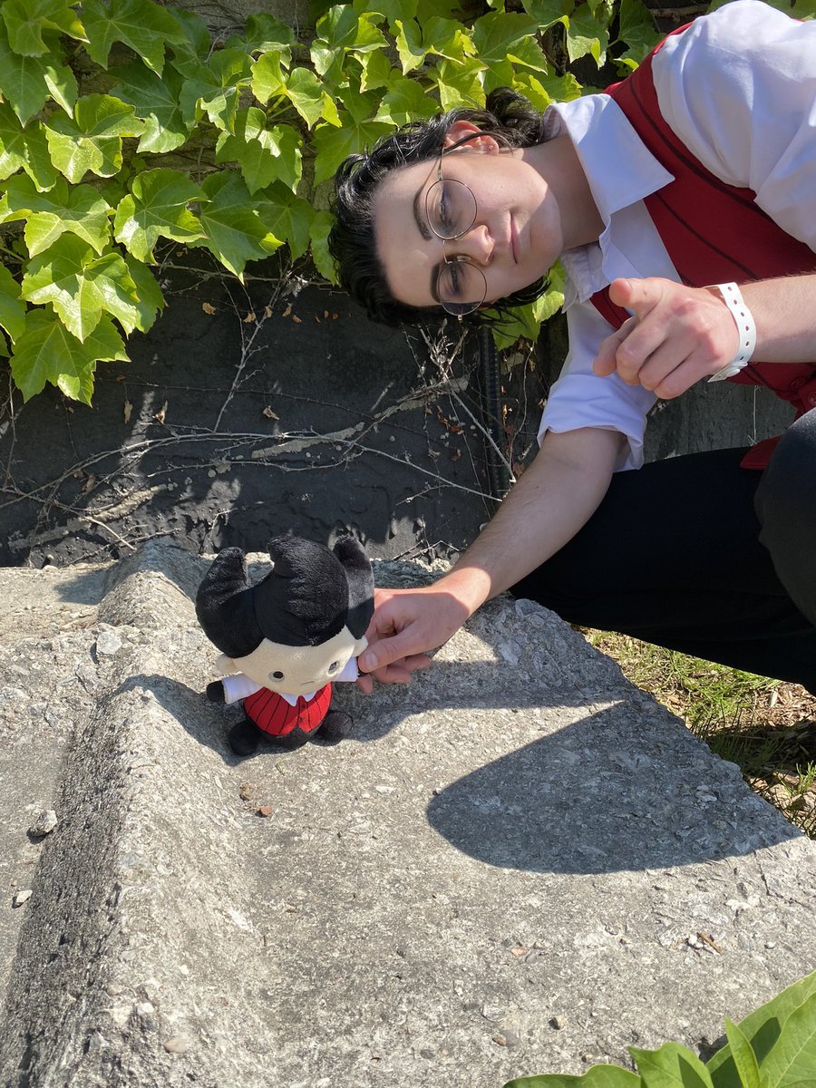 scubbledubble's tweet photo. Starving but ate #dontstarvecosplay #yeticon2023 https://t.co/TsWXW56vyM