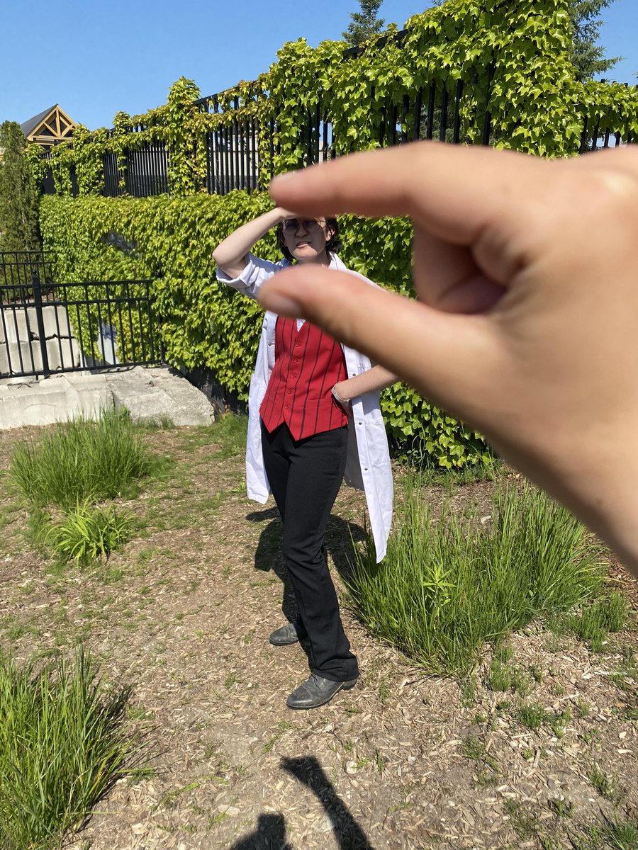 scubbledubble's tweet photo. Starving but ate #dontstarvecosplay #yeticon2023 https://t.co/TsWXW56vyM