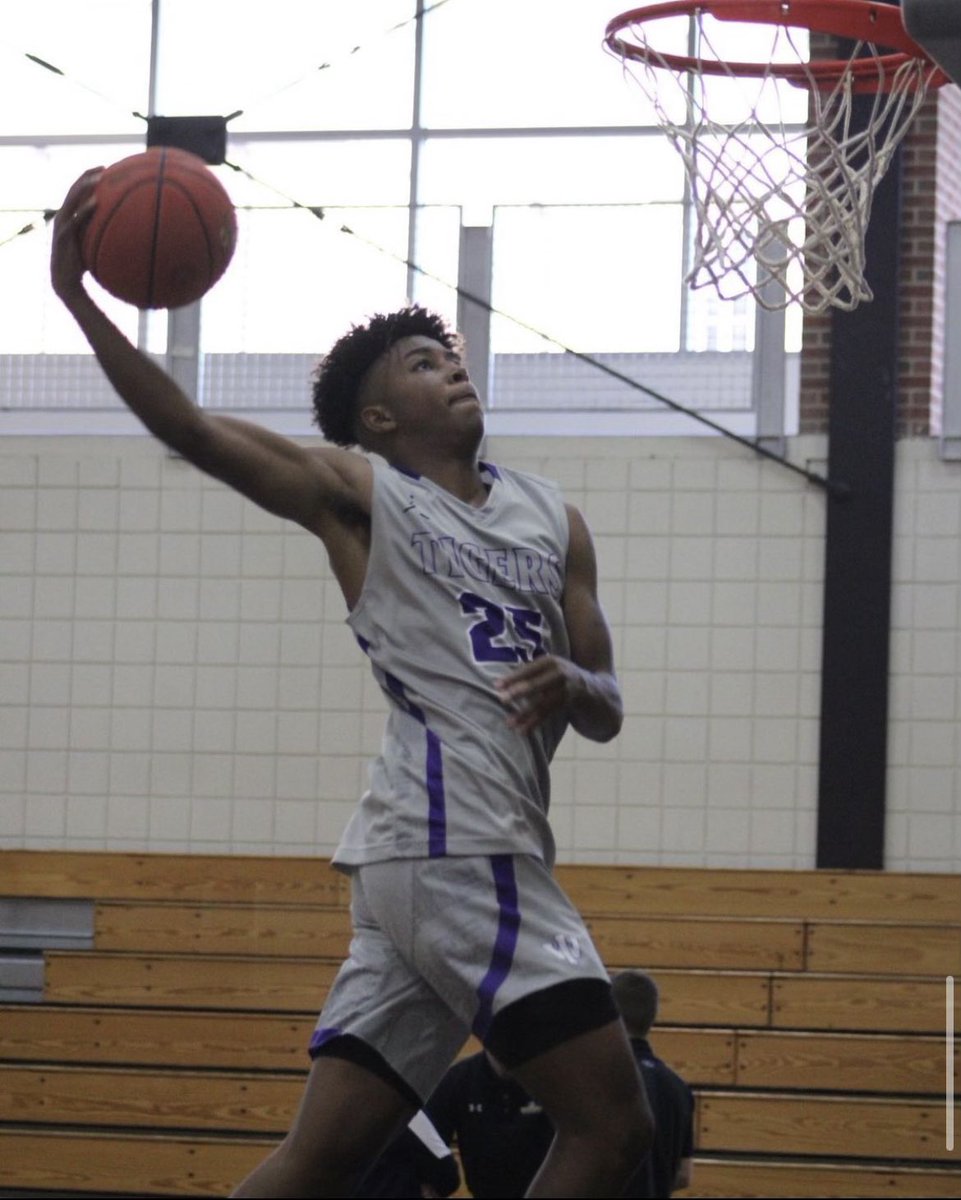 Yet another phenomenon addition to our Royals family! <a href="/joshcottonham24/">josh cottonham</a> will be joining his brother at Hope International University. We are all very excited for what this next step holds!

#HIUroyals 
#royalsbasketball