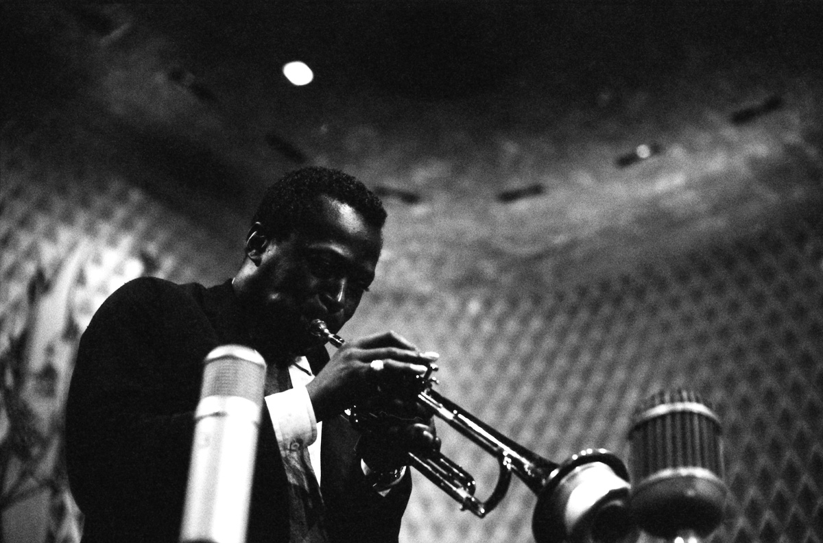 Miles Davis - Bitches Brew (Live)
youtube.com/watch?v=wHZAwy…
#jazz #art #funk #fusionjazz #jazzlegend #instrumental #blues