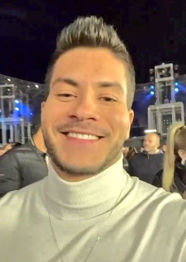 denistarboy's tweet photo. Te ver feliz me faz tão bem, é muito inexplicável, meu coração fica tão quentinho de ver esse sorriso lindo, sua luz, sua energia, você merece tanto! Te amo, meu ser humaninho preferido! 🥹❤ @Aguiarthur https://t.co/FRF6GDYVUI