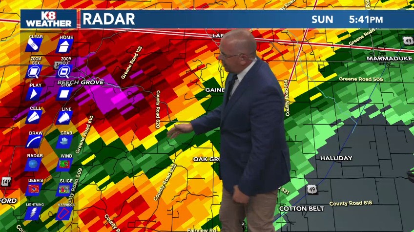 Region8News's tweet photo. TORNADO WARNING: People in Oak Grove need to get to their safe spots now. @ryanvaughan @WXAaronJC are tracking these storms live https://t.co/CpvIIvhs1d