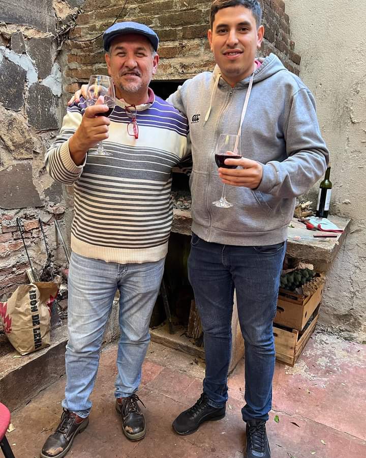 RGermanFerber's tweet photo. Feliz día viejo querido! El amor hacia vos es incondicional !!! https://t.co/OrtgoWWm8x