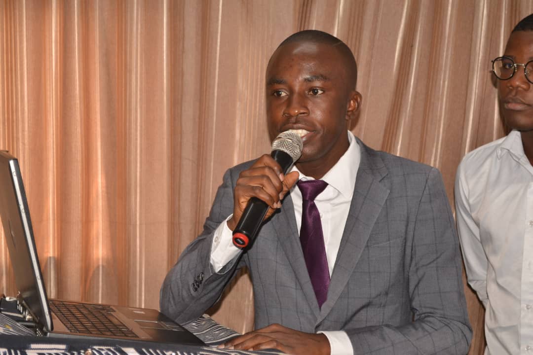 Fojeci1's tweet photo. Le Forum des Jeunes de Côte d'Ivoire FOJECI a organisé ce samedi 17 Juin à Abobo un panel de haut niveau autour du thème suivant Rôle et contribution des Jeunes pour des élections locales apaisées en Côte d'Ivoire. https://t.co/nBNRNgEiVo
