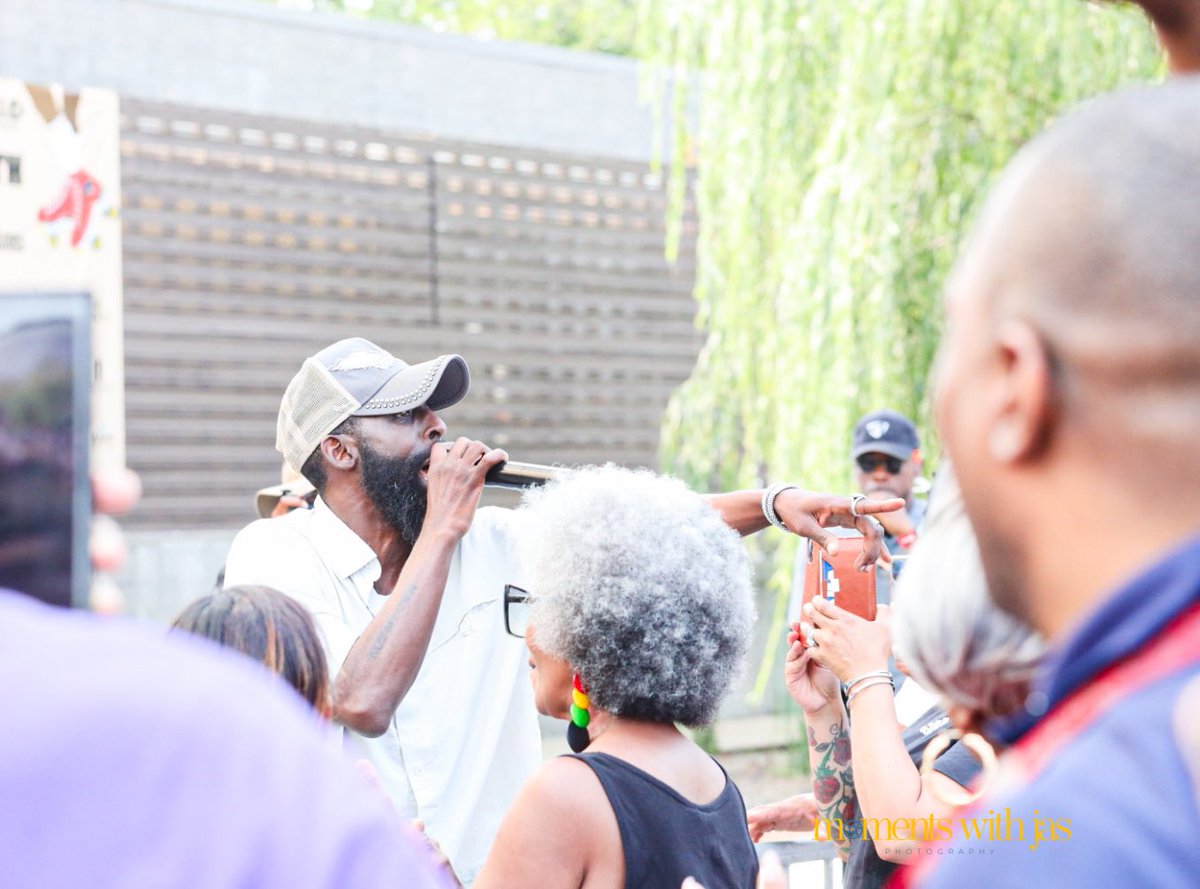 momentswithjas's tweet image. Today was a great day to be in Fayetteville NC! @TyeTribbett  was amazing! Juneteenth Jubilee 2023 

#downtownfay #coolspring #faync