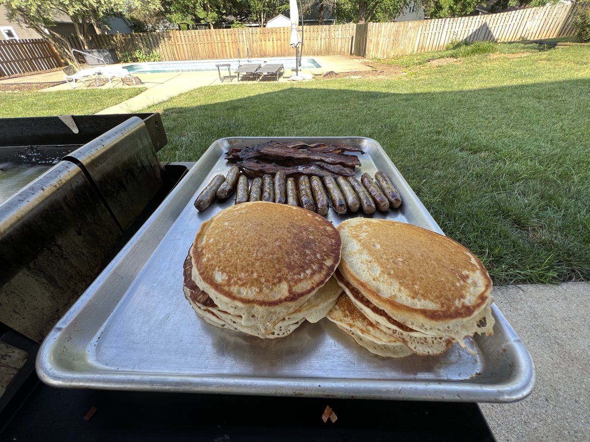 backyardgriddle's tweet photo. Breakfast for dinner on the Blackstone tonight. A little for tonight and rest for breakfast for the week. @backyardsmoking #Blackstone https://t.co/4uQxtH3OY5