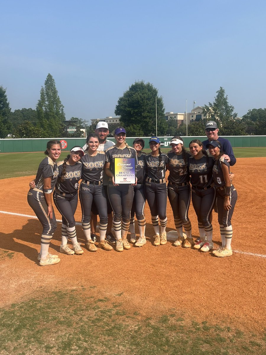 RockSBPerantoni's tweet image. 6 - 1 weekend at Diamond Classic, Bracket Champions. 3 complete games thrown by 3 different pitchers today.  A complete team effort all weekend. A big thank you to @HawkinsChawkins  and @PACKUPSTATE for the amazing hospitality! Off to Colorado for National Power Pool next! #Rock