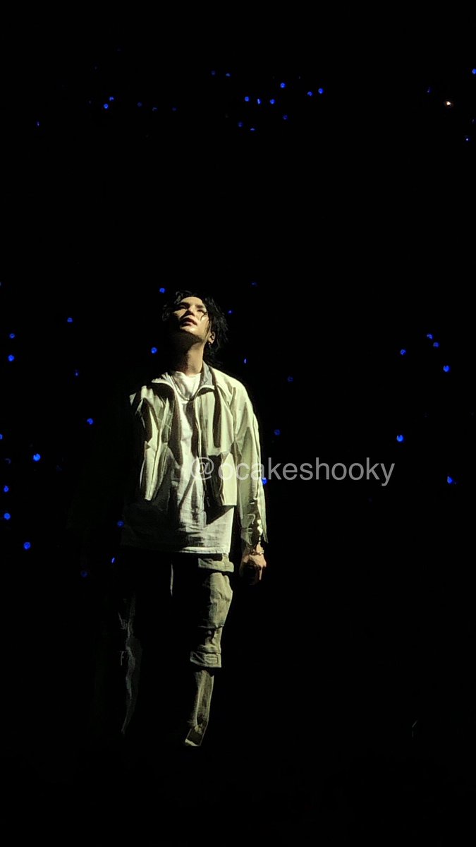 ocakeshooky's tweet photo. i can now confirm na totoo syang tao
#AgustD_Suga_Tour_in_SG 
#AgustD_SUGA_Tour_in_Singapore 
#AgustD_SUGA_Tour_in_Singapore_D3 https://t.co/X2R4WgxvAJ