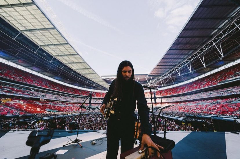 Mitch posted those pictures about him playing at Slane & Wembley with this caption: 
“Never would have thought in this lifetime that I'd play my own music at Slane Castle and Wembley
Stadium. Thanks Harry for the invite.” 

📸 Lukeatkinson (pic1)
📸Alexjoakley (pic2) 
📸Lloyd…