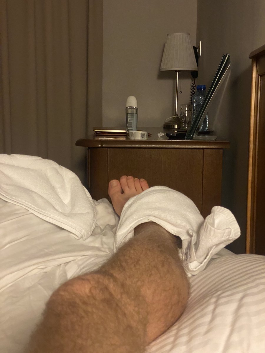 Kolmen1989's tweet photo. Tore ligaments in leg.
Three weeks in a cast.
But there is no time to stop.
I will continue to perform and volunteer, but now on crutches.
Continue to work for victory in any condition.

#work #support #Ukraine #Onelegman https://t.co/1ru4AR4sjw