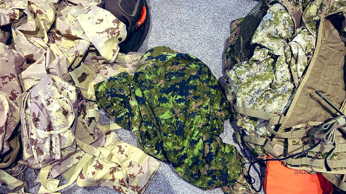 RCRBuck's tweet photo. Sorting my gear for clearing out of the unit.

It’s a rainbow of CADPATs down here 🌈

#Rainbow #CADPAT #Sorting https://t.co/ovNMhs65at