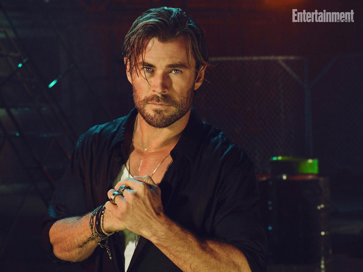 Chris Hemsworth Fan tweet media