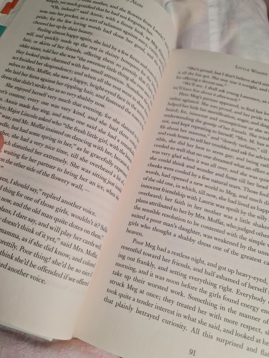 MaggieChary's tweet photo. Reading before sleep. https://t.co/jGKMBi3W8Y