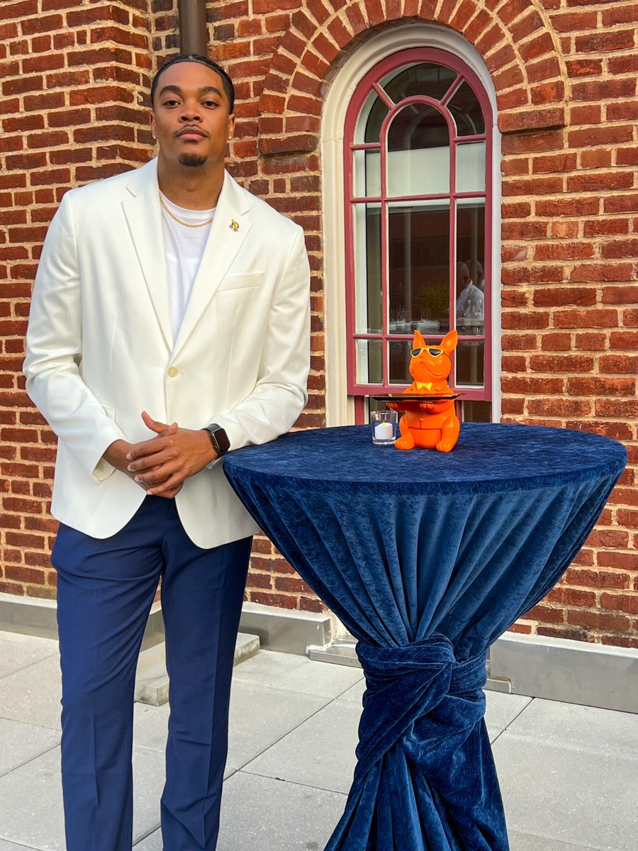 KyleOnTheMic_'s tweet image. The UNCF Young Professional Hype Man✨

Thank you @UNCF for having me host your 3rd Annual Sneaker Ball Gala Noir as we #PartyWithAPurpose 🎤
———————-
#UNCFGalaNoir #GalaNoir #HBCUs #YoungProfessionals #BlackExcellence