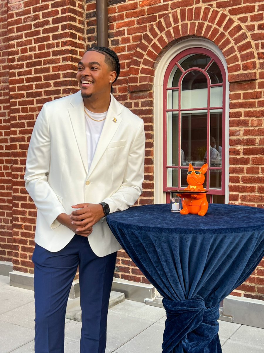 KyleOnTheMic_'s tweet image. The UNCF Young Professional Hype Man✨

Thank you @UNCF for having me host your 3rd Annual Sneaker Ball Gala Noir as we #PartyWithAPurpose 🎤
———————-
#UNCFGalaNoir #GalaNoir #HBCUs #YoungProfessionals #BlackExcellence