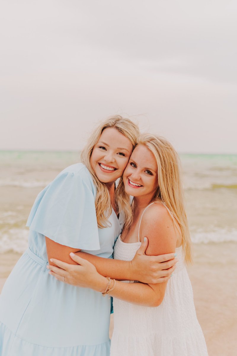 sharlamberry's tweet photo. PCB fam photo shoot ☀️ https://t.co/gL5e7iT4IV
