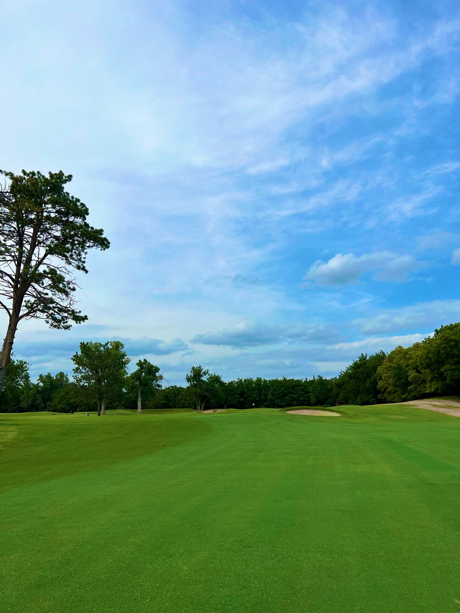 joeluber24's tweet photo. So many great holes at Boiling Springs. Two of the simplest and some of my favs are #1 & #14. #OKGolf #BSGC https://t.co/iogKvP99x4